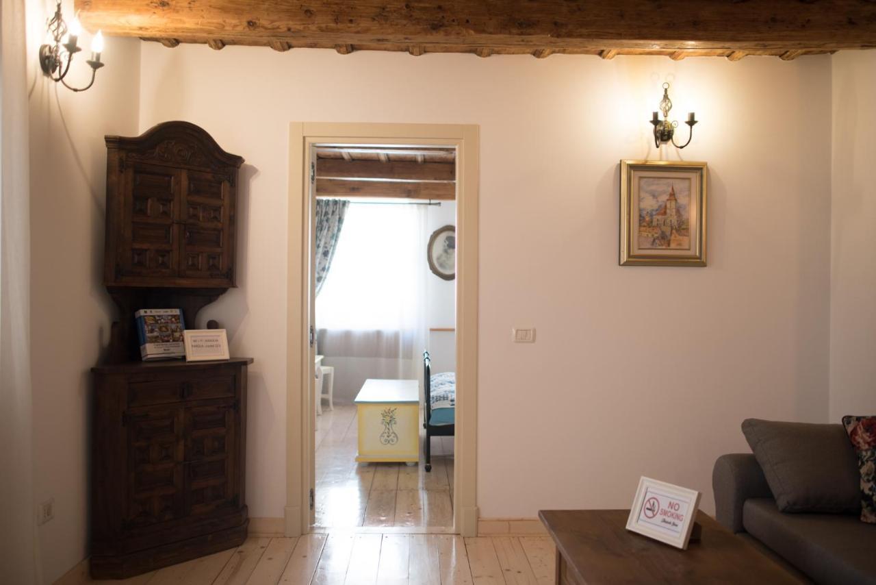 Crown Of Karolina Apartment Brasov Bagian luar foto